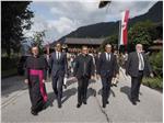 Haben heute das Forum Alpach im Rahmen der Tiroltage eröffnet: Der Diözesandministrator Jakob Bürgler, die Landeshauptleute Ugo Rossi, Günther Platter und Arno Kompatscher und Franz Fischler, Präsident des Forums Alpachs (FOTO: P