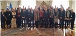 Gruppenbild zum Auftakt: LH Arno Komaptscher mit den Regierungschef der Alpenländer bei der EUSALP-Eröffnungskonferenz. Foto: LPA/Taja Ferjancic-Lakota. 