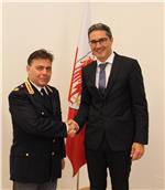 Der neue Straßenpolizei-Chef Costantino Capuano hat heute Landeshauptmann Arno Kompatscher einen Antrittsbesuch abgestattet - Foto: LPA/mgp