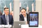 L’assessore Philipp Achammer e l’intendente scolastico Peter Höllrigl hanno dialogato su Facebook in livestream sul nuovo disegno di legge sulla riforma scolastica provinciale 