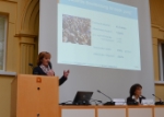 L’assessora Martha Stocker e Carla Melani dell’Osservatorio epidemiologico nel corso della presentazione della Relazione sanitaria 2013