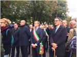 Il presidente Arno Kompatscher, accanto al sindaco di Pergine Roberto Oss Emer, al presidente trentino Ugo Rossi e a quello tirolese Guenther Platter Foto Uff. Tn