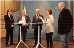 Grazie alla convenzione sarà possibile realizzare una significativa semplificazione delle notifiche preliminari di cantiere Nella Foto: da sin. Raimund Fill, Vittorio Repetto, l’assessora Martha Stocker, e Sieghart Flader Foto: USP/EP