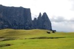 Beliebte Ausflugsziele: Seiseralm und Schlern./ Foto Landesamt für Naturparke