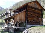 Ein Rundgang durchs Mühlental im Gadertal steht im Sommer immer mittwochs auf dem Programm des Museum Ladin - Foto: LPA/Museum Ladin