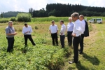 Landesrat Schule im Forschungsgut Scheyern des HelmholtzZentrums mit v.l. Georg Gerl, LR Michele Dallapiccola, Ministerialrat Anton Hübl, Gregorio Rigotti, Professor Jean Charles Munch, Martin Pazeller