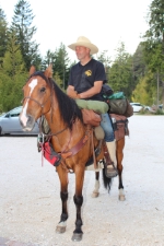 700 Kilomenter legt Rudolf Nocker mit seiner Stute Soraya im Dolomiten UNESCO Gebiet zurück./Foto GEOPARC Bletterbach