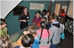 Schüler der 1. Klasse Mittelschule Klausen mit Vermittlerin Lea Kaserer von der Fachoberschule für Tourismus und Biotechnologie Marie Curie Meran (FOTO: © Touriseum)