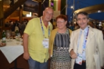 Nach dem Ernährungskongress ein Erfrischungsdrink am Südtirol-Auftritt: Südtirol-Expo-Chef Manfred Schweigkofler, Jacqueline Pante (Marketing Manager bei Dr. Schär) und Primar  Lucio Lucchin (von links nach rechts). Foto:LPA/Expo ST