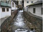 Bereit für ein Jahrhunderthochwasser: das erneuerte Bachbett des Eisack in Gossensaß.